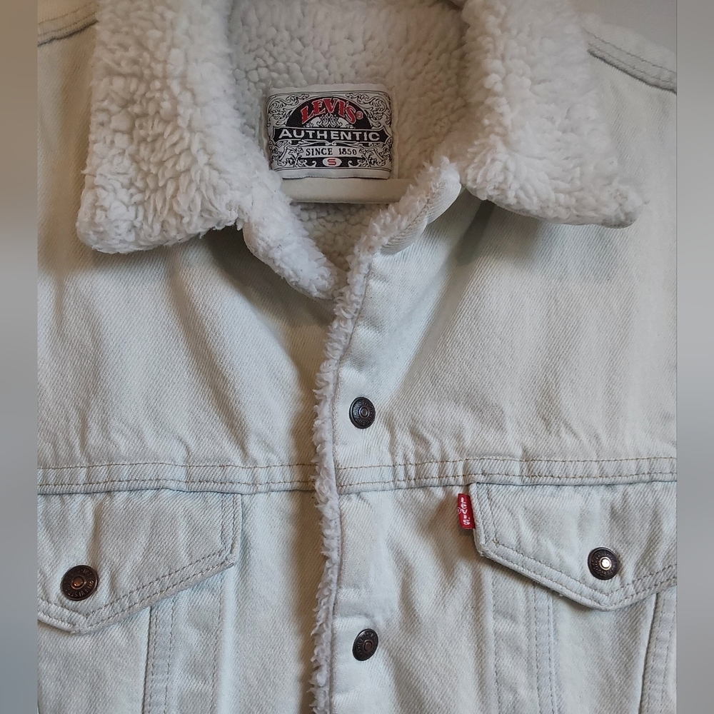 Vintage 90s Levi’s Sherpa Denim Trucker Jacket Light Wash Size S USA - Picture 3 of 13